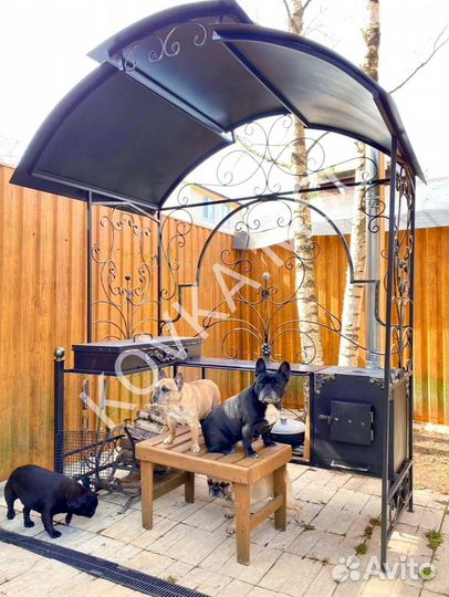 Мангал с крышей