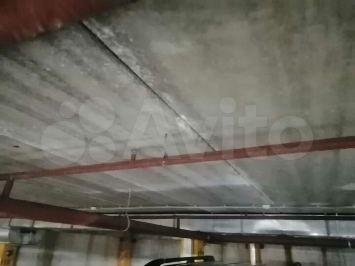Машиноместо, > 30 м²