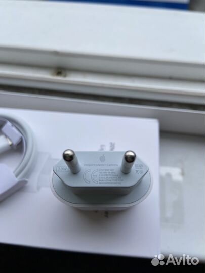 Зарядное устройство на iPhone 20w блок+провод