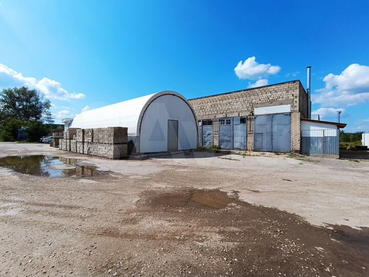 База с площадкой и ж/д-веткой, 1739 м²