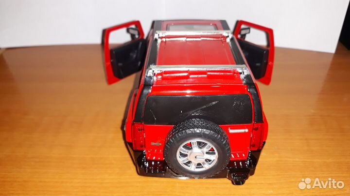 Модель Hummer H3 1/24