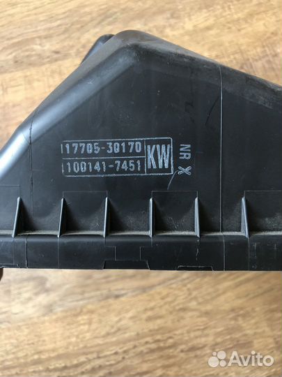 Корпус воздушного фильтрa land cruiser prado 150