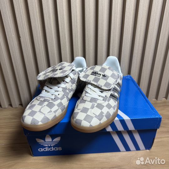 Кроссовки adidas wales bonner