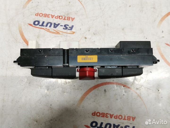 Кнопка аварийной сигнализации Kia Ceed 1.6 G4FC