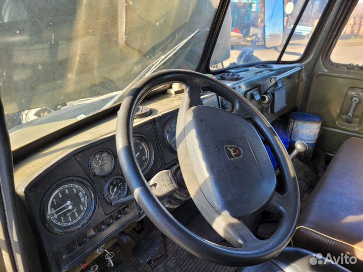 Урал 5557 с КМУ, 1989