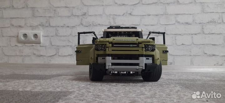 Lego technic 42110 land rover defender
