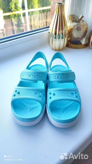 Сандалии для девочки Crocs