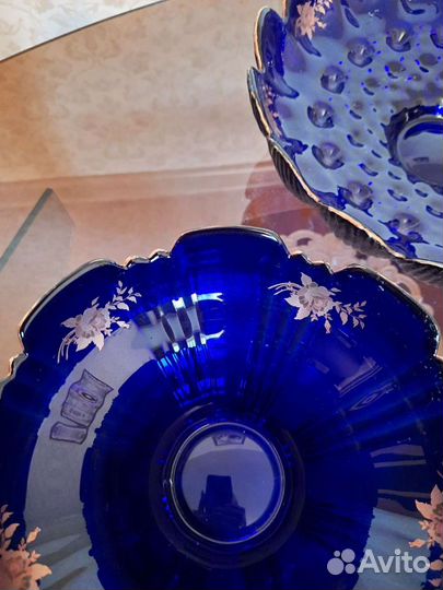 Ваза из синего стекла с золотом новая