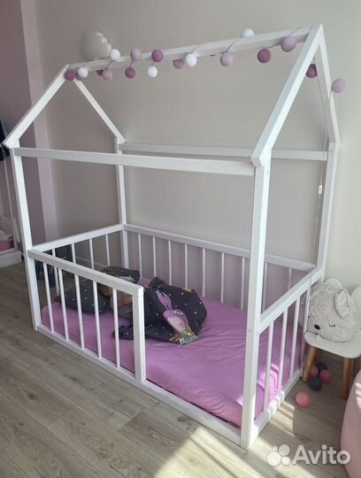Кроватка домик монтессори