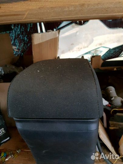 Тонель с подлокотником Митсубиси Лансер 10