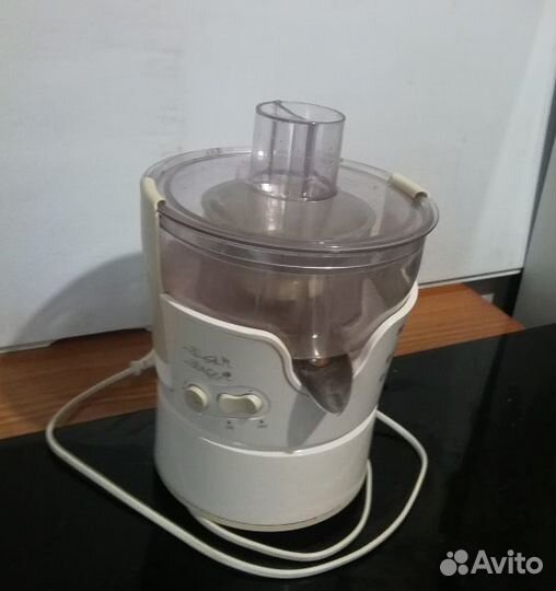 Соковыжималки две