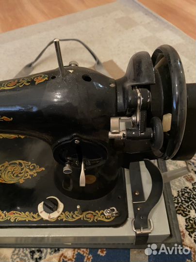 Швейная машина зингер