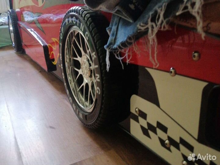 Детская подростковая кровать машина