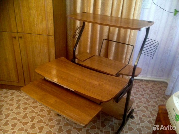 Компьютерный стол