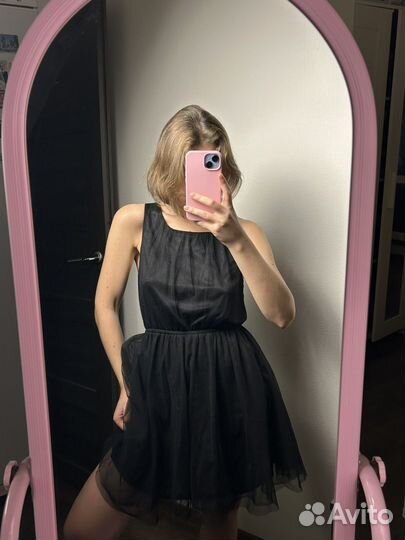 Чёрное женское платье