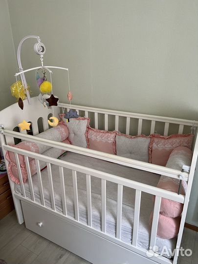 Детская кровать с маятником и ящиком Бортики