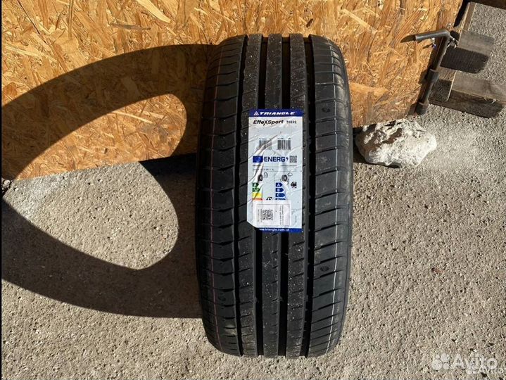 Triangle EffeXSport TH202 275/30 R19 96Y