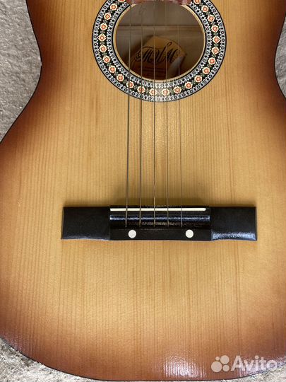Акустическая гитара