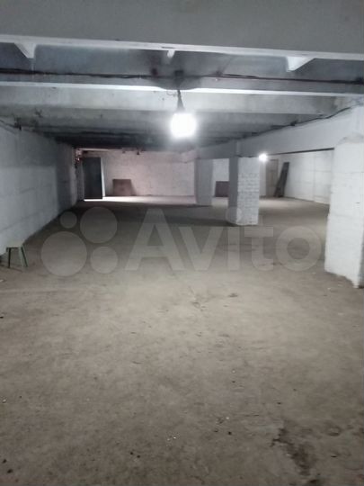 Склад с грузовым лифтом, 265 м²