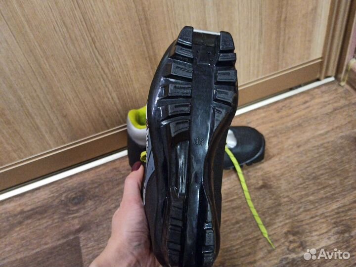 Ботинки лыжные 36 размер SNS