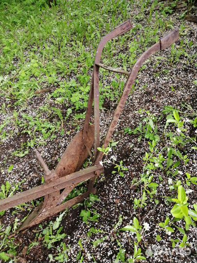 Конный плуг старинный