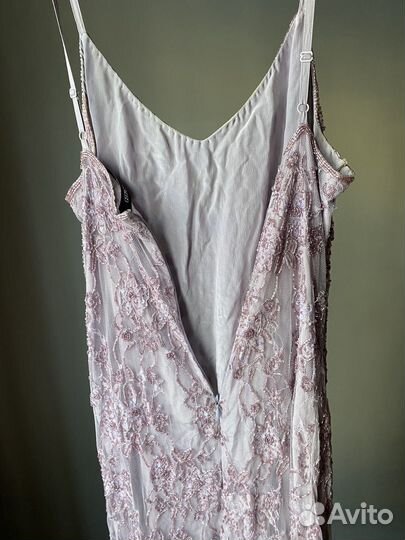 Вечернее платье на тонких бретелях