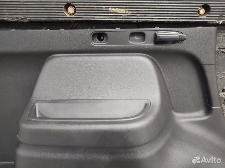 Обшивка багажника задняя левая Mitsubishi