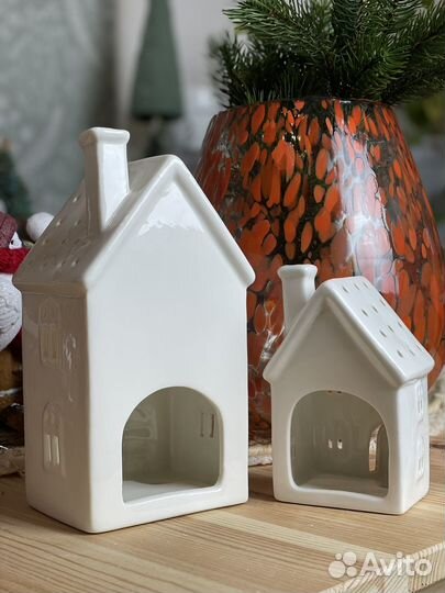 Набор из двух фарфоровых домиков