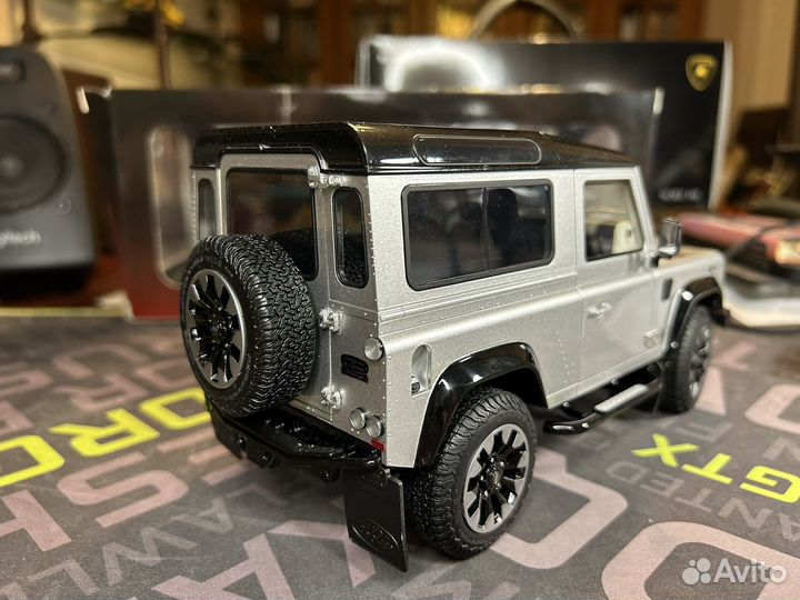 1/18 Land Rover defender 90, LCD