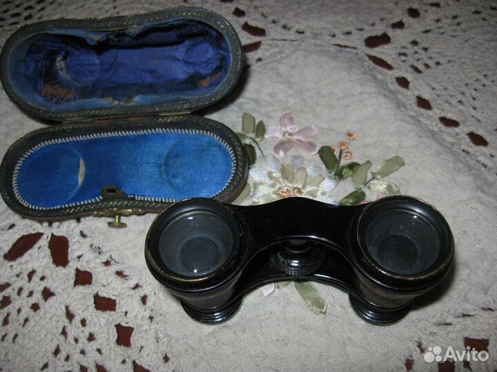 Антикварный театральный бинокль в родном чехле