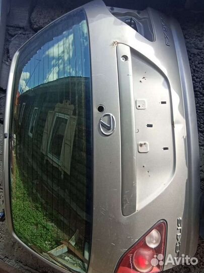 Пятая дверь Lexus RX 300