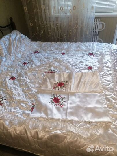 Покрывало новое шелк+2 наволочки