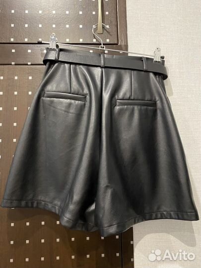 Кожаные шорты