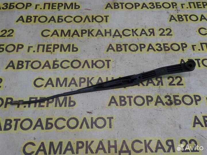 Поводок стеклоочистителя передний правый Subaru F