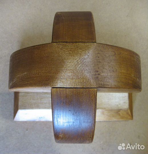 Подставка под военную каску