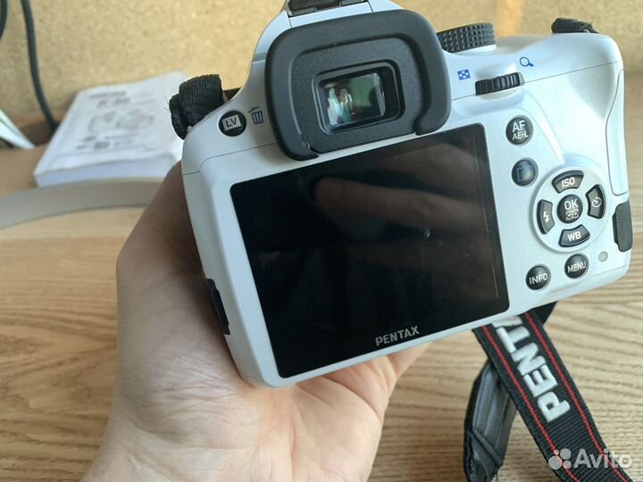 Зеркальный фотоаппарат Pentax K-50 белый, Япония