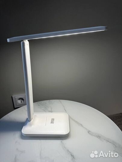 Беспроводная настольная светодиодная лампа
