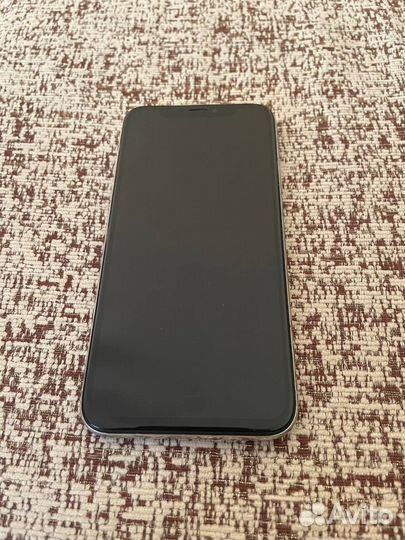 Телефон iPhone X