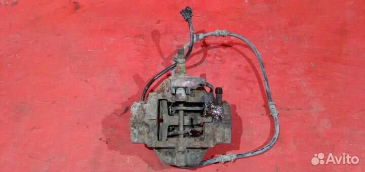 Мерседес Е-класс суппорт задний правый