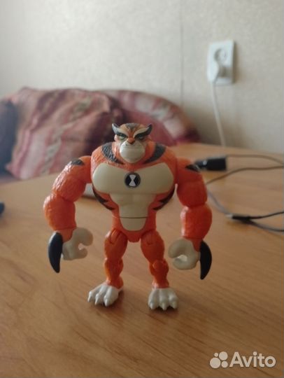 Бен 10 кошка оранжевый
