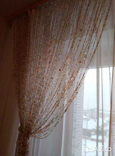 Штора. Нить из бисера и бусин, ручная работа