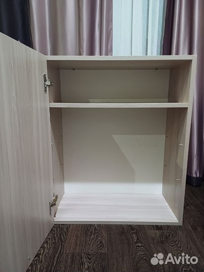 Кухонный навесной шкаф