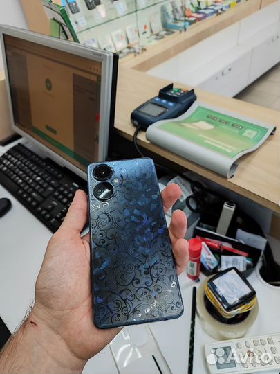 Наклейка гидрогелевой пленки на смартфон 360