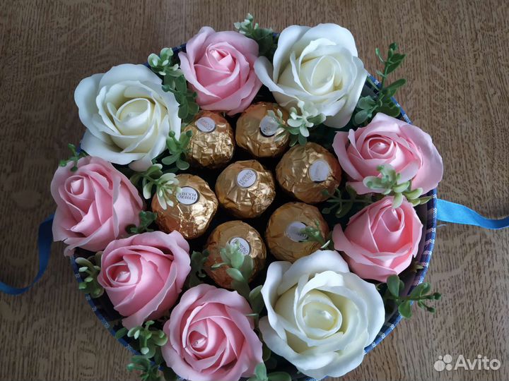 Цветы и подарки