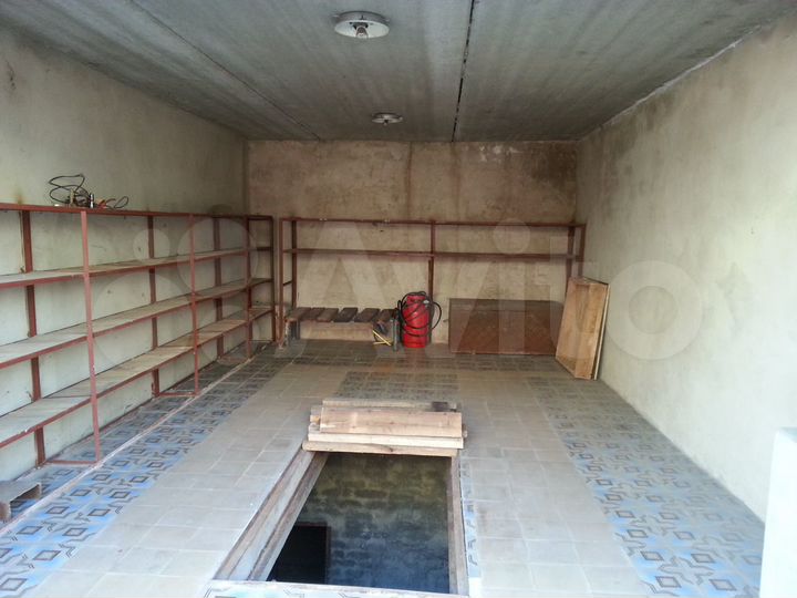 Гараж, > 30 м²