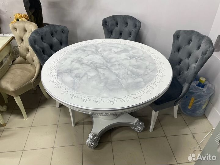 Стол круглый с мраморным покрытием