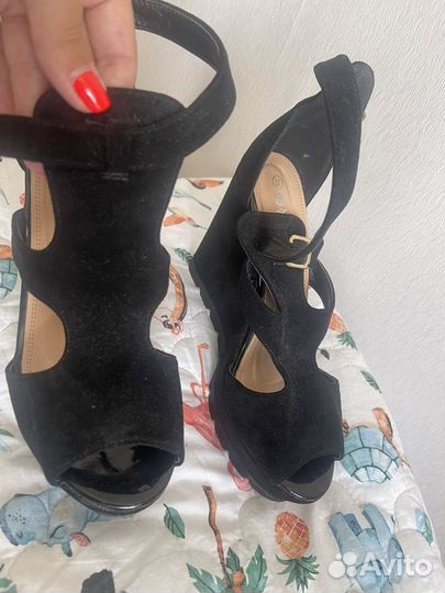 Босоножки новые 39