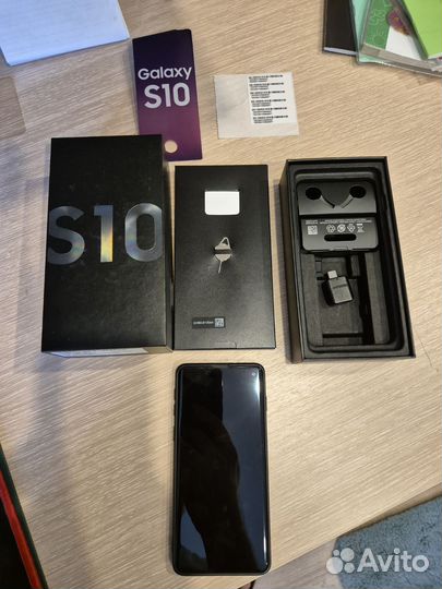 Samsung Galaxy S10, 8/128 ГБ