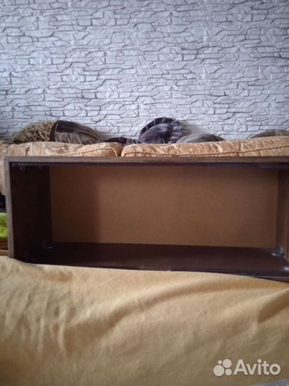 Книжные полки со стеклом