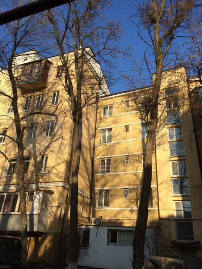 4-к. квартира, 92 м², 1/4 эт.